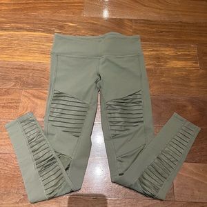 Alo Yoga Motto Leggings